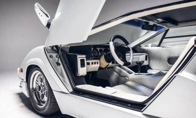 Érhet egy roncs Lamborghini Countach többet egy tökéletesnél?!