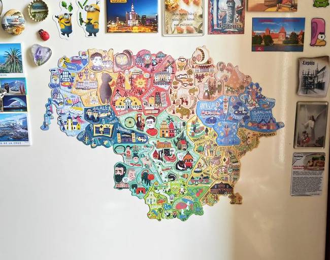 A helyi turizmus növelése érdekében Litvánia egy mágnesekből álló térképet készített, és minden térkép darabot csak az adott régióban lehet beszerezni.
