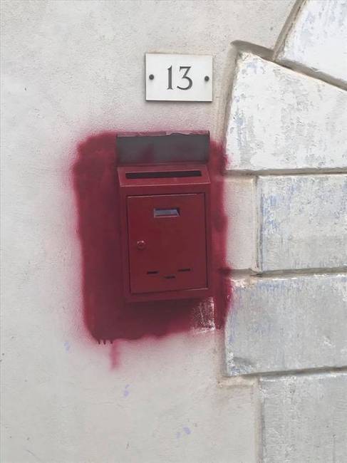 Vajon elkérte utána a pénzt a festésért?!🤔