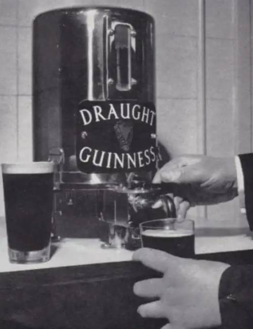 Miért van egy golyó a Guinness sör dobozában?