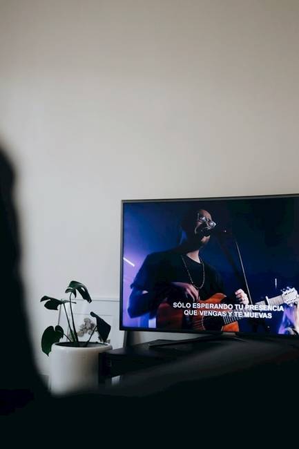 Brutálisan hosszú tévéreklámok. Itt szó szerint elmehetsz kutyát sétáltatni, és amikor visszaérsz, még mindig tart a reklám.