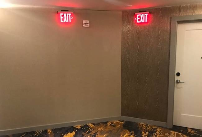 Ha egyszer bejöttél ebbe a hotelbe, többé nem jutsz ki.
