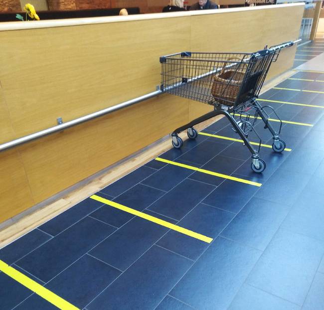 Ebben a német üzletben külön parkoló van a bevásárlókocsik számára.