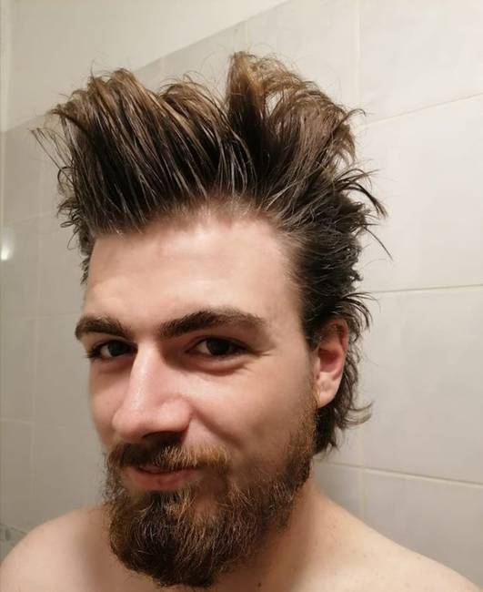 „Hagytam, hogy a barátnőm csinálja meg a hajam. Most Jimmy Neutron gonosz ikertestvérének érzem magam."