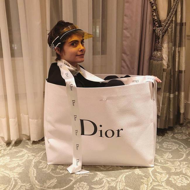 Cara Delevingne előző életében macska lehetett.