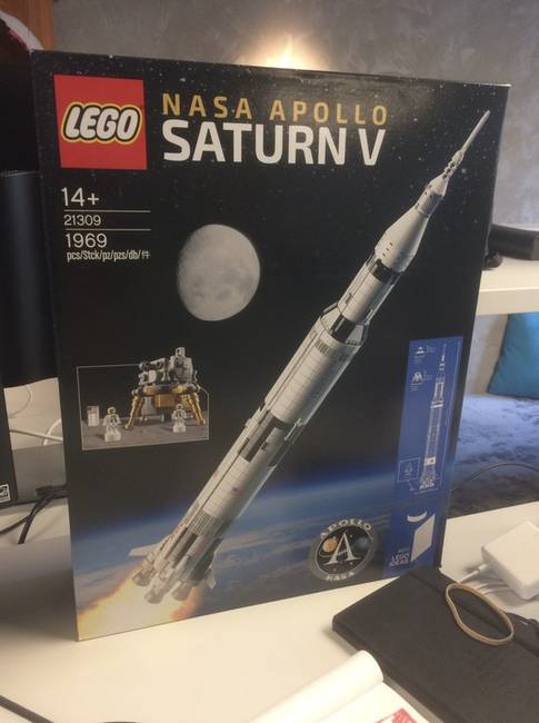Az Apollo 11 LEGO készlete pontosan 1969 darabból áll. 1969-ben szállt le az űrhajó a Holdra.