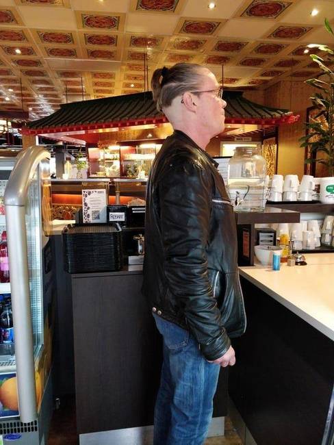 Kiköpött Matt Damon. Mármint Matt Damon egy pocsék hajvágás után.