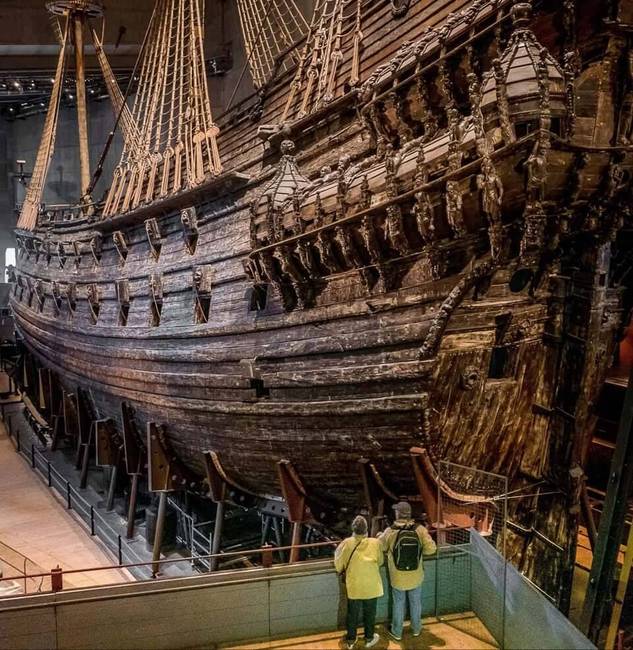 A svéd "Vasa" nevű hadihajó 1628-ban süllyedt el az első útján alig egy mérföldre a partoktól. 333 évvel később újra megtalálták és szinte sértetlen állapotban hozták fel a tenger fenekéről.