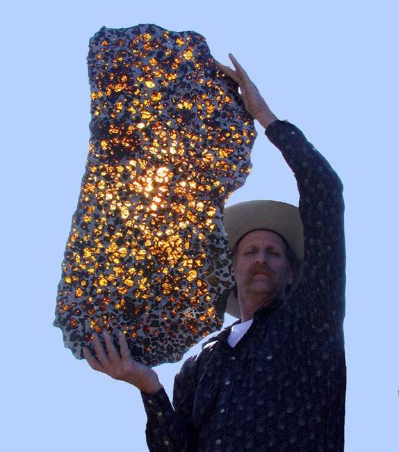 A híres Fukang-meteorit, ami becslések szerint nagyjából 4,5 milliárd éves.