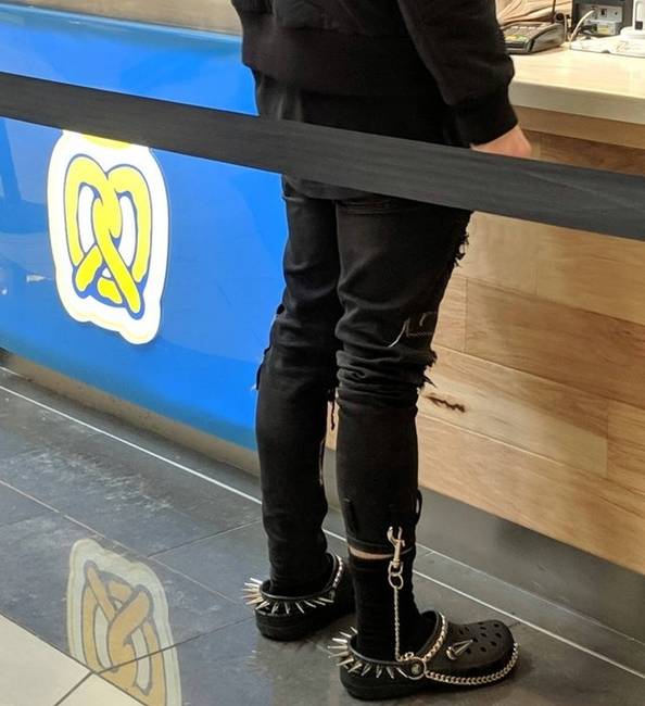 Így biztos, hogy sosem fogod elveszíteni a crocs papucsod.