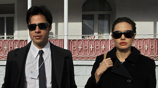 Így hát a napnál is világosabbá vált, hogy igen...Brad Pitt tényleg pofátlanul koppintja az éppen aktuális barátnője külsejét. Végezetül pedig jöjjön még néhány ezt bizonyító fénykép, a teljesség igénye és felesleges kommentár nélkül...😂