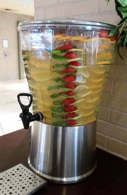 Az embernek nincs szíve limonádét inni ebből a tökéletes műalkotásból.