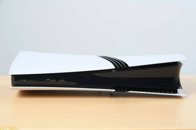 Összehasonlították a PS5 Pro-t a PS5-tel és a PS5 Slimmel