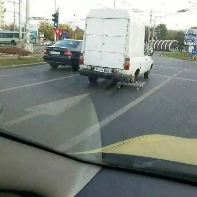 Idióták munka közben: 12 fotó, amely megmutatja, milyen ostobák tudnak lenni az emberek