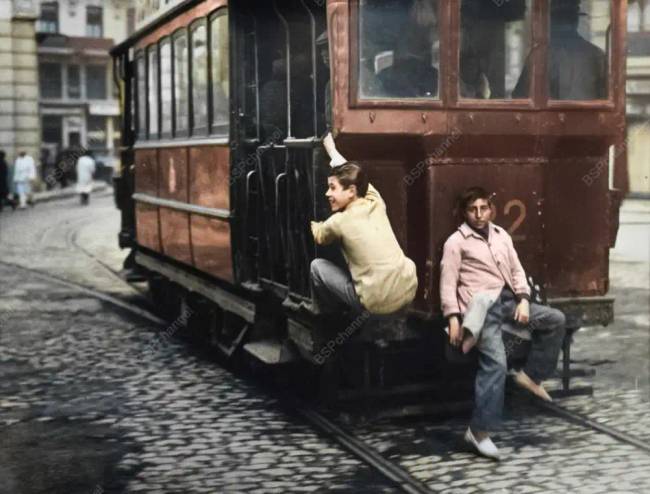 Történelemtöredékek: Érdekes és ritka retró fényképek Európából. 20+ színezett fénykép a 20. századból