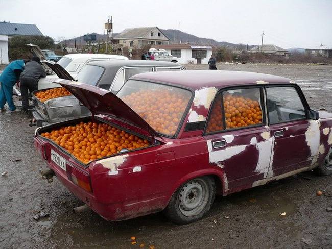 Hány mandarin kell egy Lada 2107-es személyautó hézagmentes feltöltéséhez?