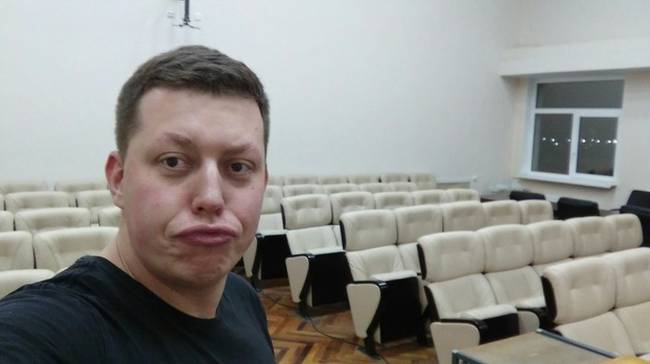 „A feleségem elküldött egy kurzusra, amit újdonsült apáknak tartottak a helyi kórházban. Nem számítottam nagy részvételre, de meglepett, hogy még az órát tartó oktató sem jelent meg."