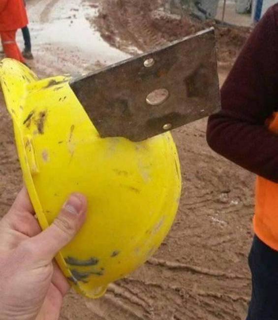 Ezért kell mindig sisakot hordani.