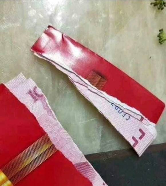 Amikor túlságosan is kapkodsz a karácsonyi ajándék kinyitásával.