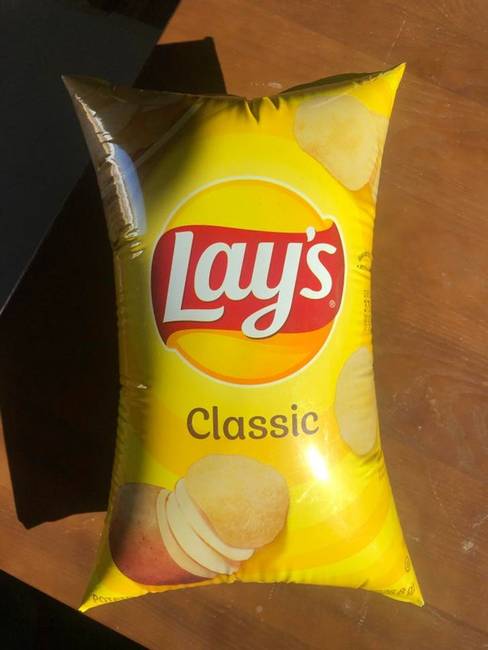 „Ez a zacskó chips hamarosan felrobban, mert túl magasra jöttünk kirándulni a hegyekbe."
