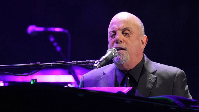 A zenész Billy Joel az egyik koncertjén megvette az összes "front of stage" jegyet , majd teljesen ingyen szétosztotta őket azoknak a rajongóknak, akik nem engedhették meg maguknak a koncert árát.