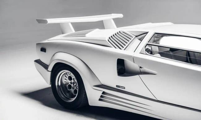 Érhet egy roncs Lamborghini Countach többet egy tökéletesnél?!