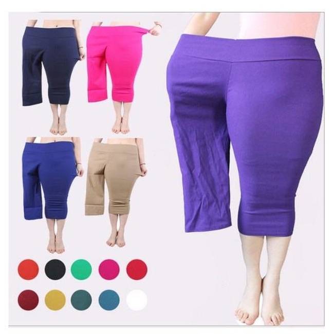 A plus size termékek reklámozásához nem szereztek duci modellt, inkább csak az egyik lábba bújtatták a vékony lányt.