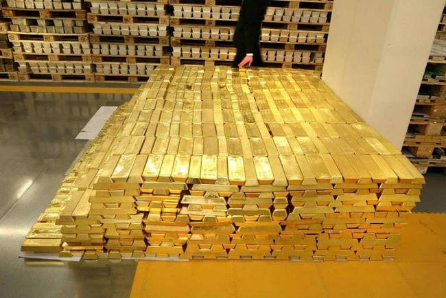 1,6 milliárd dollár, (440 milliárd forint) aranyban.