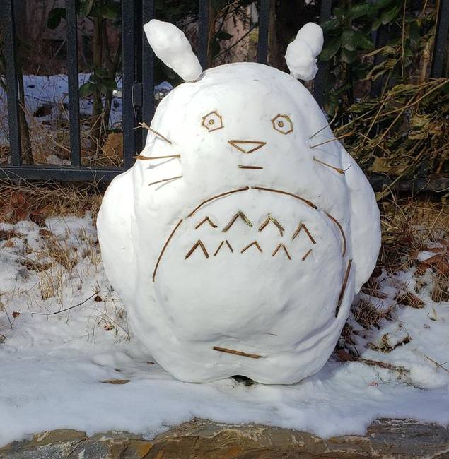 Minden országnak megvan a saját hóembere. Koreában és Japánban az emberek általában Totoro-t formáznak a hóból.