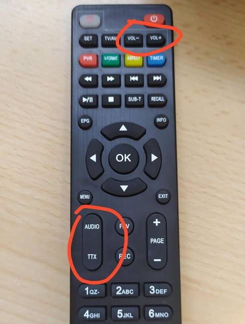 „Ennek a távirányítónak az audio és teletext beállítása ott van, ahol a hangerőszabályozónak kellene lennie."
