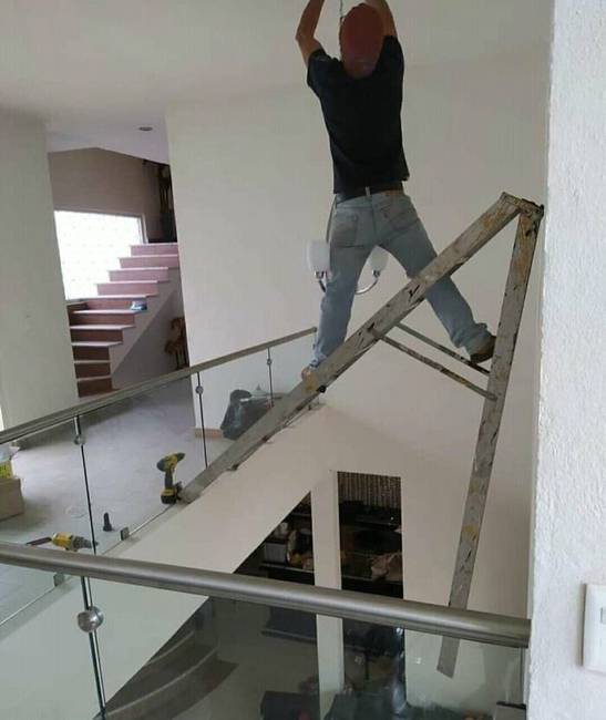 Egy létrát sokféleképpen lehet használni.