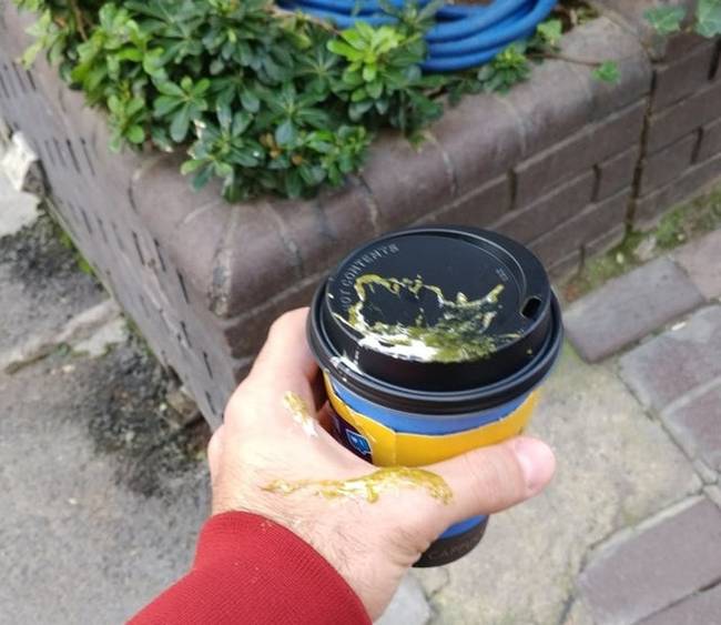 „A kávém ma felejthetetlen aromájú."