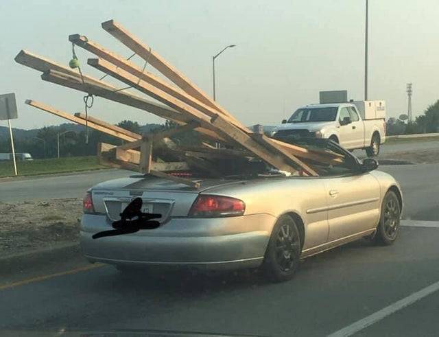 Még hogy egy kabrióval nem lehet elszállítani az építési hulladékot? Fogd meg a söröm...