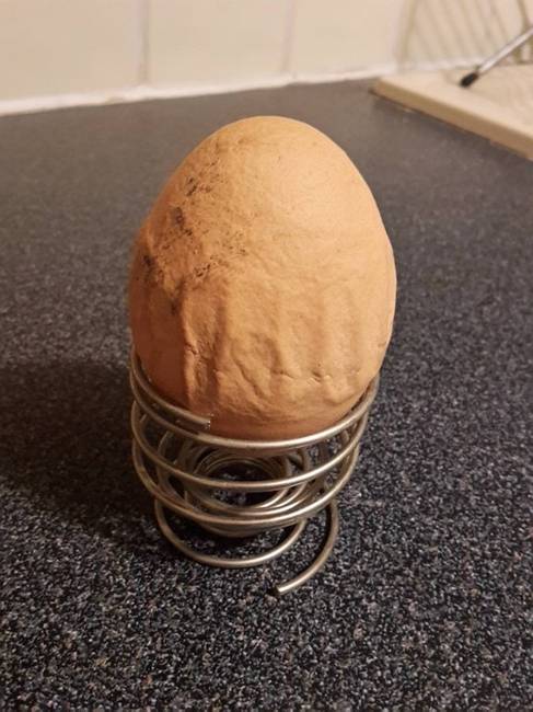 Még meg sem született, de már ráncosodik.
