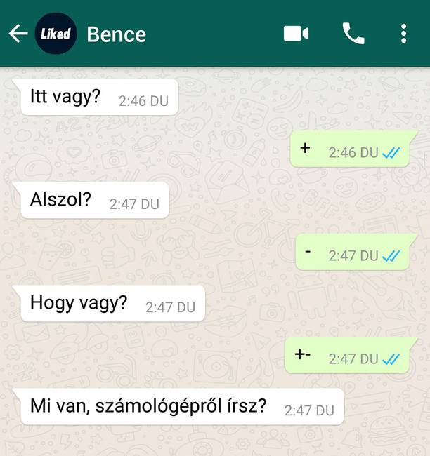 14 ember, akit a nehéz időkben sem hagy cserben a szarkazmusa