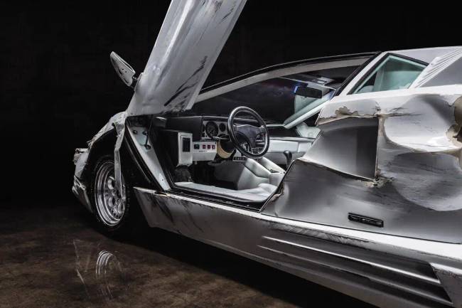 Érhet egy roncs Lamborghini Countach többet egy tökéletesnél?!