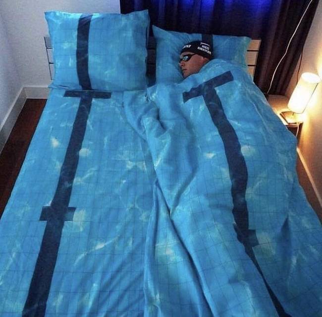 Egy profi úszó az álmában is úszó.