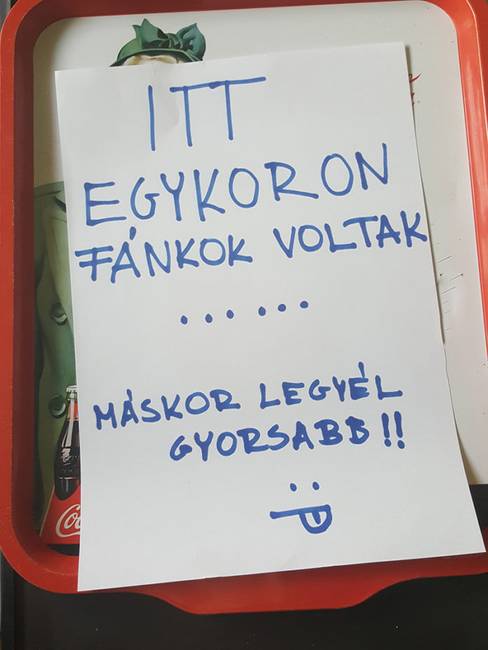 NEM LESZ MÁSKOR, EGY ILYENÉRT ÉN TUTI FELMONDANÉK.