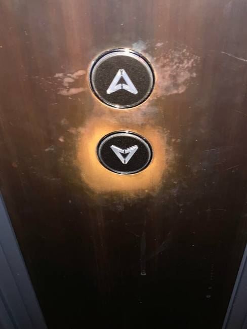 Furcsa, de úgy tűnik, hogy leggyakrabban lefelé mennek ezzel a lifttel.