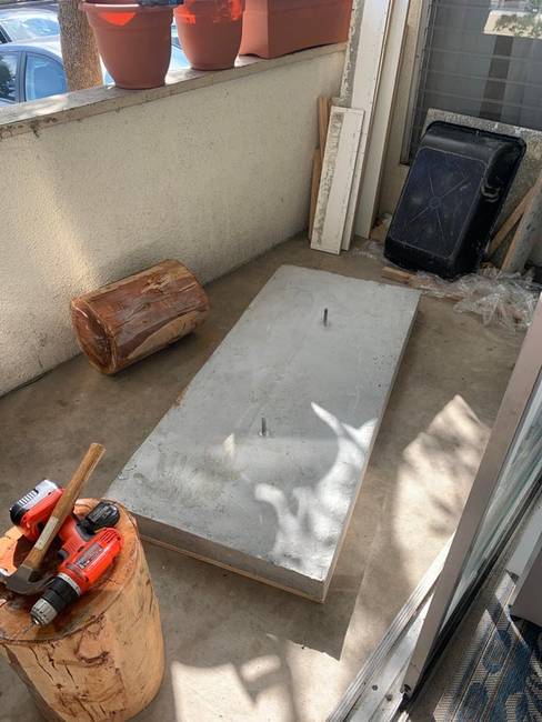 „A barátom beton dohányzóasztalt akart készíteni. Most van egy 360 kg-os betonblokkja az erkélyen, amit nem tud mozgatni.”