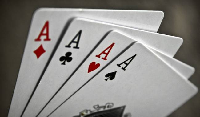 Egy pakli kártyából több lehetséges variációt lehet leteríteni az asztalra, mint ahány atom van a Földön.