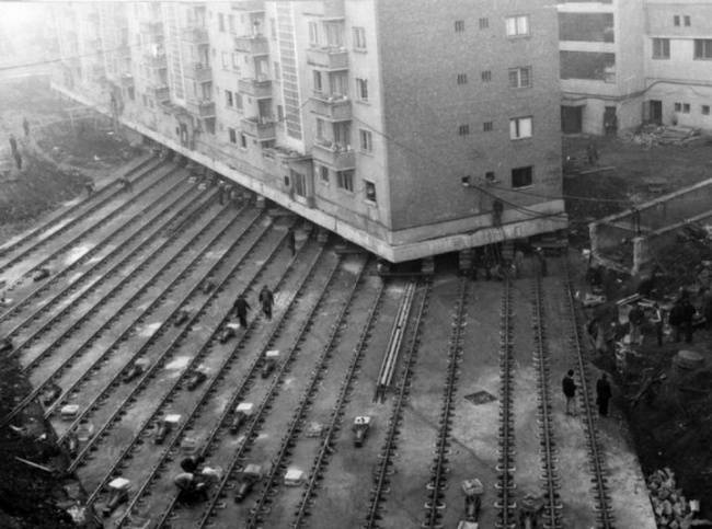 1987-ben Romániában szó szerint „odébb raktak” egy 7600 tonnás épületet, hogy körutat építhessenek a helyére.