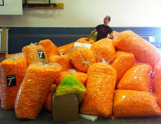 „A barátom Cheetos megszállott, ezért elvittük őt egy Cheetos gyárba."