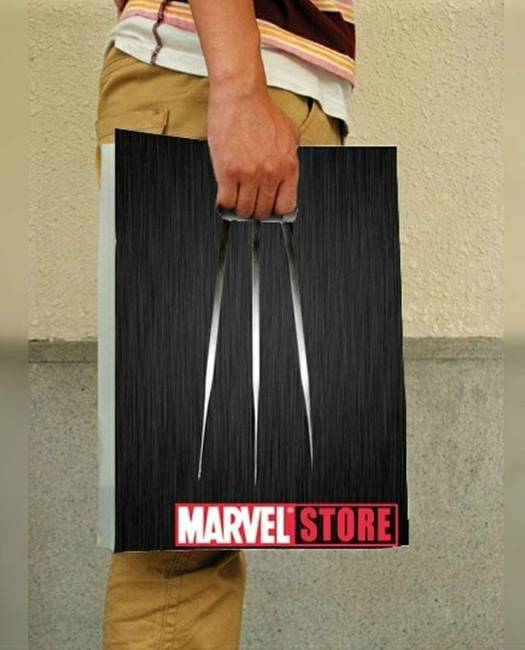 Csak egy szatyor a Marvel Store-ból.