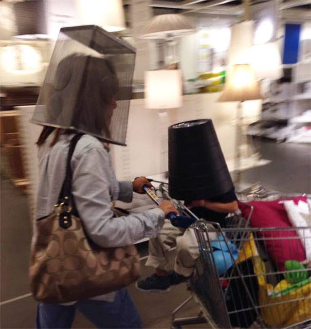 „A kisfiunk azt játszotta az IKEA-ban, hogy ő egy asztronauta. Mivel egyedük ritkán megy űrhajós az űrbe, ezért természetesen a feleségem is beszállt a játékba.”