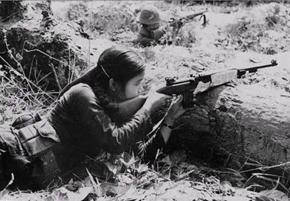 Egy foglyul ejtett katona, akit két vietnami gerilla nő 13 éven át egyetlen célból tartott fogva egy kunyhóban. Mi történt ezekkel az emberekkel?