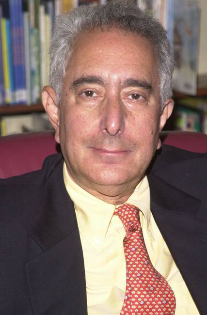 Ben Stein - közgazdász és jogi diplomát szerzett.