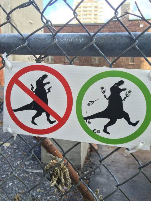 Kanadában mindenki kedves, még a dinoszauruszok is.