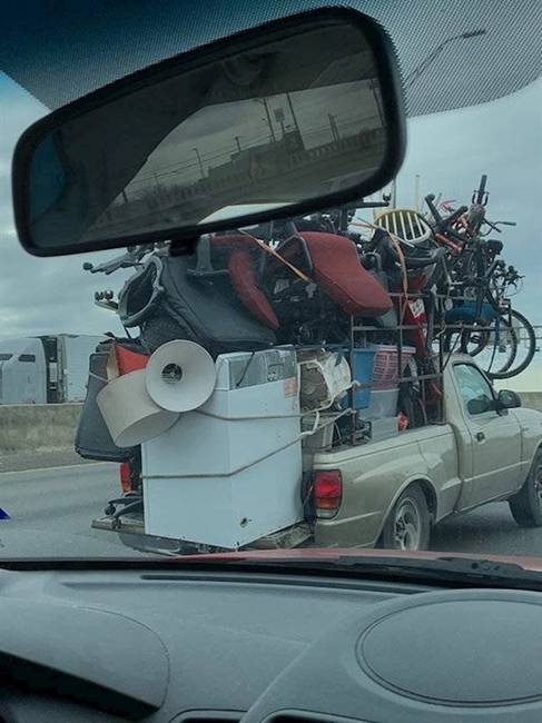 Magával hozta a házát.