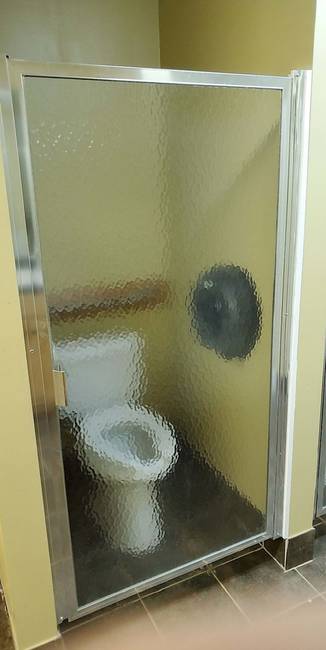 Bemennél egy ilyen nyilvános WC-be?